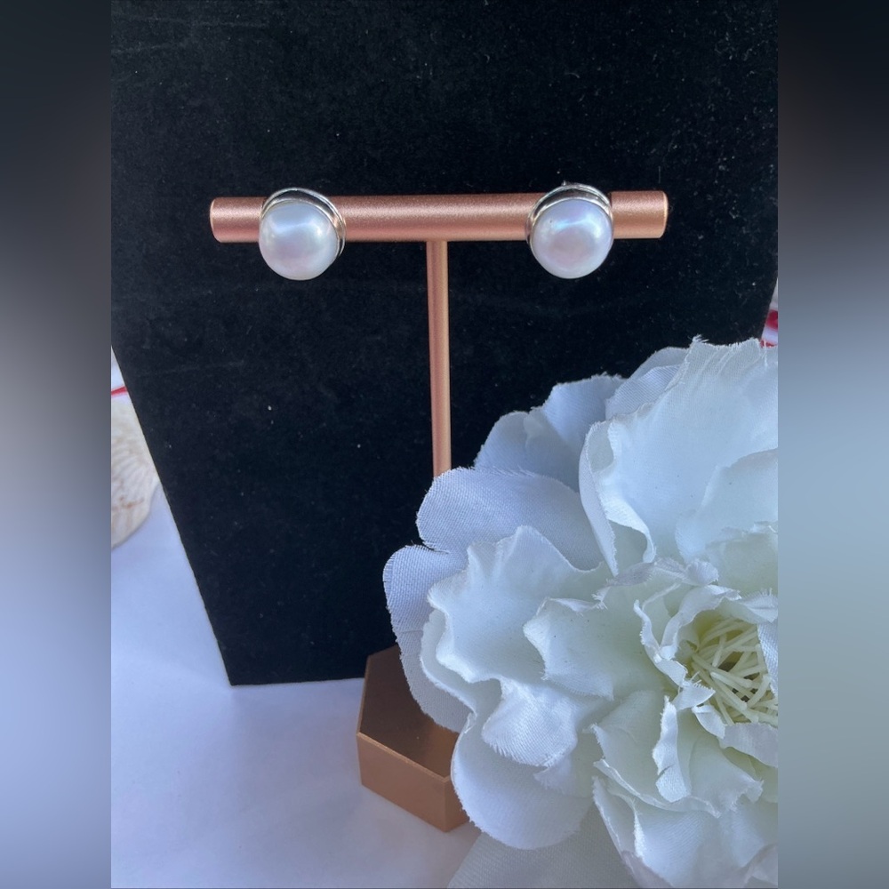 Gorgeous VINTAGE Lucas Lameth LUC Pearl & 925 Sterling Silver Stud Earrings